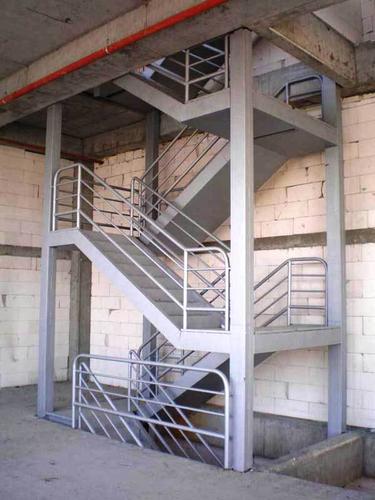 钢结构楼梯 吊铺 板房 阳光房 钢结构翻新维护 承接钢结构工程-木材